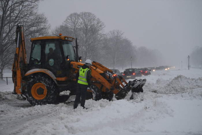 Mưa bão ở Mỹ, giá rét ở châu Âu, nhiều người thiệt mạng